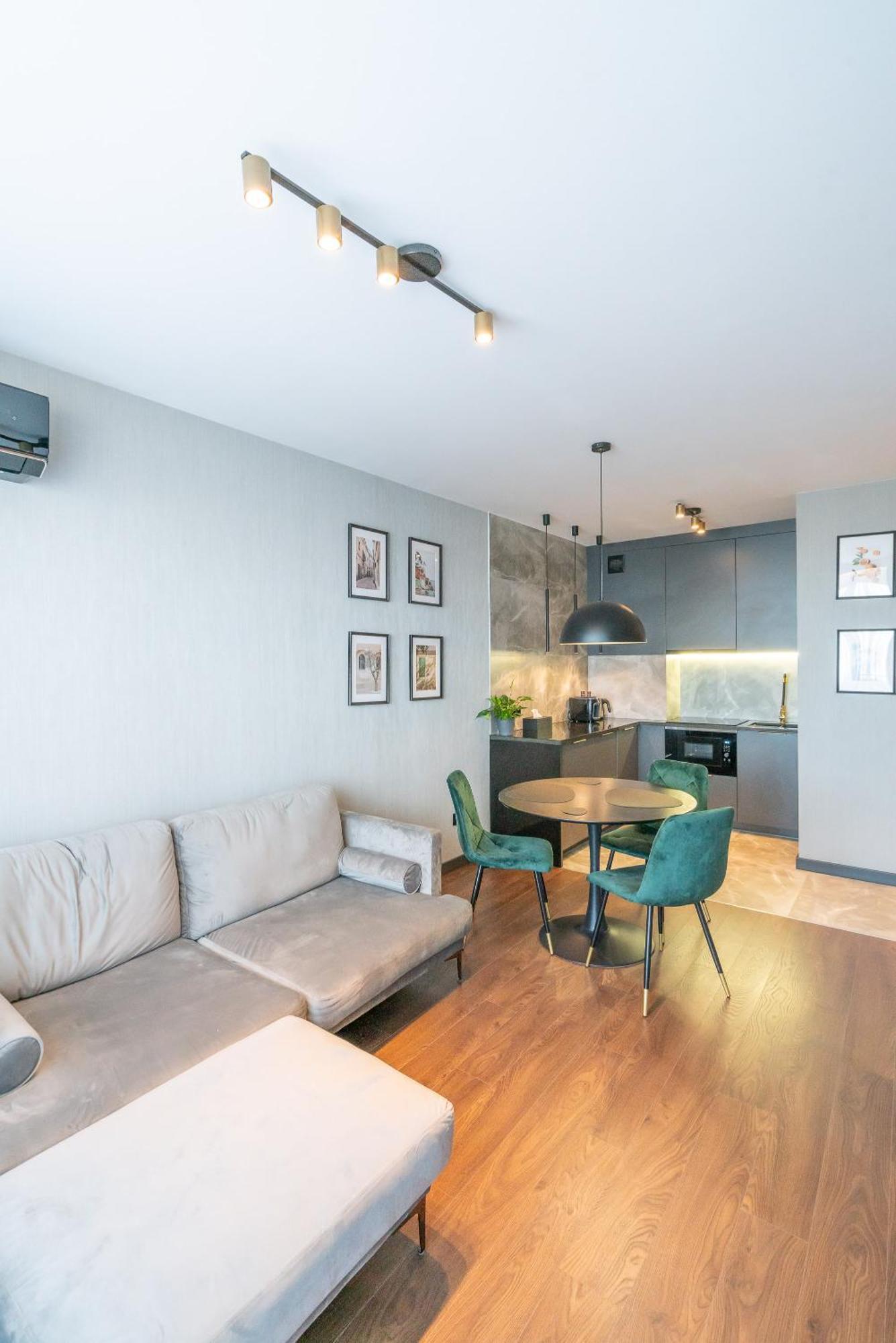 Noche Apartamenty Premium بيالا بودلاسكا المظهر الخارجي الصورة